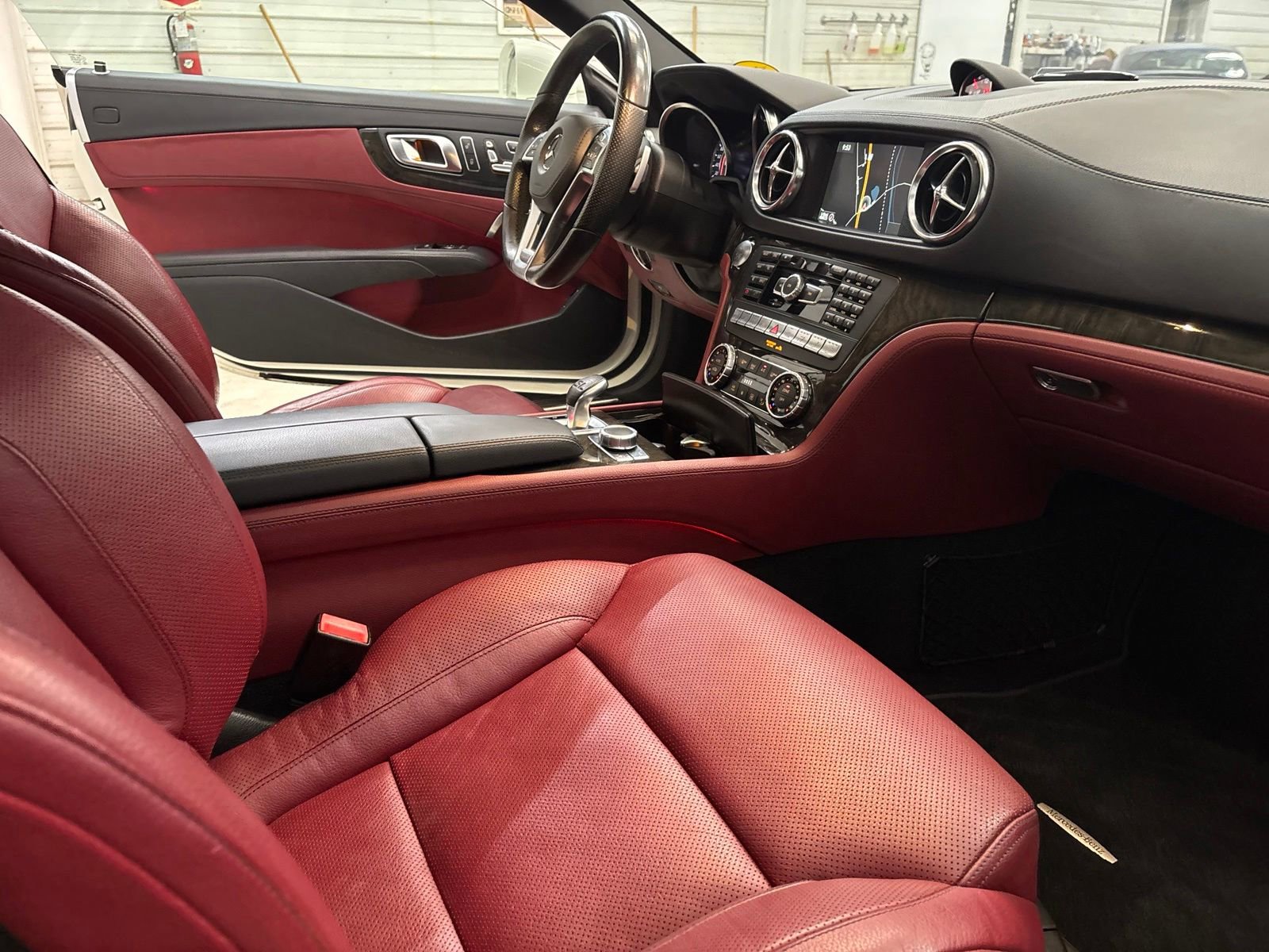 Used 2014 Mercedes-Benz SL 550 image 27