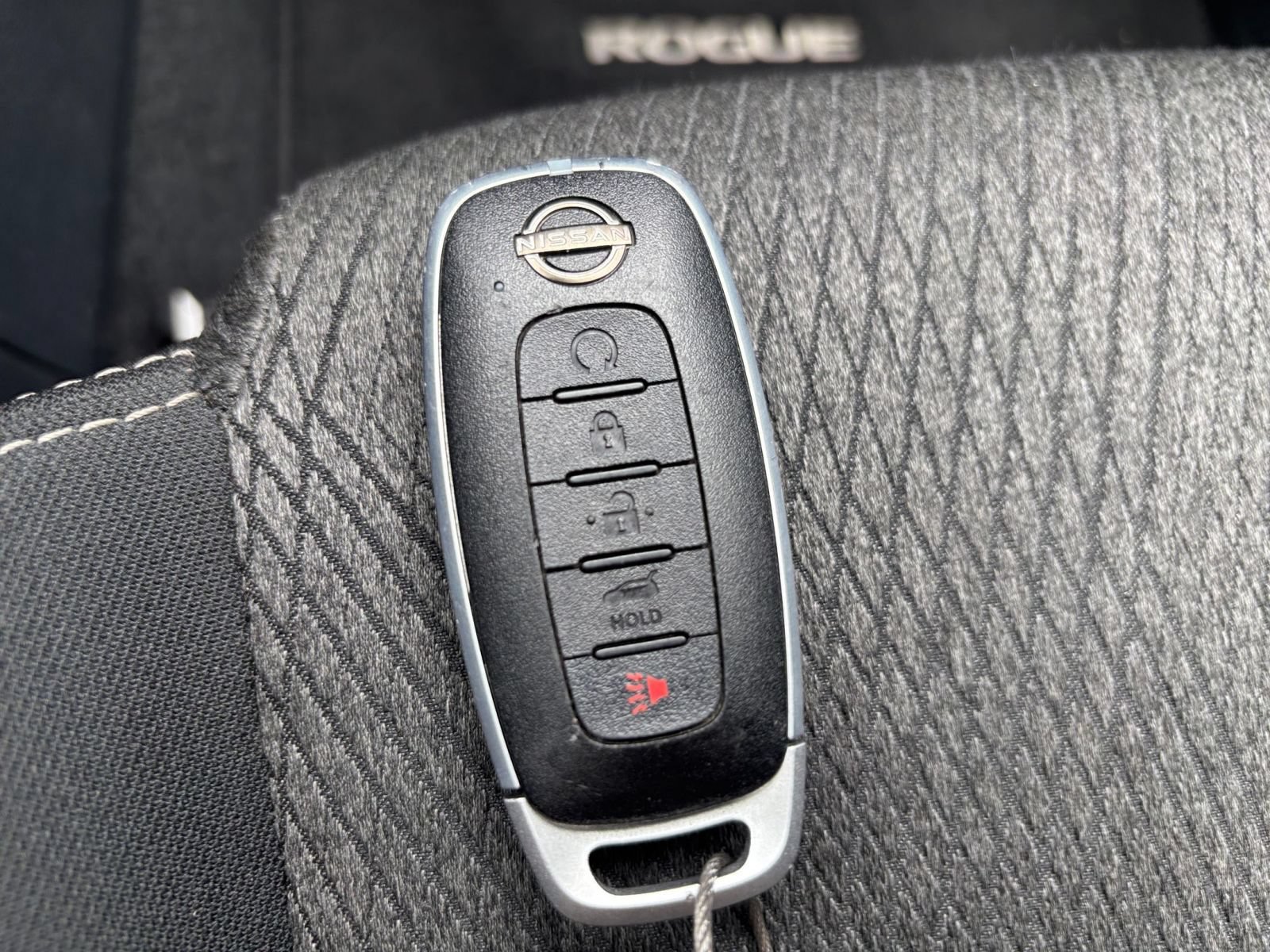 Used 2025 Nissan Rogue SV AWD/4WD image 18