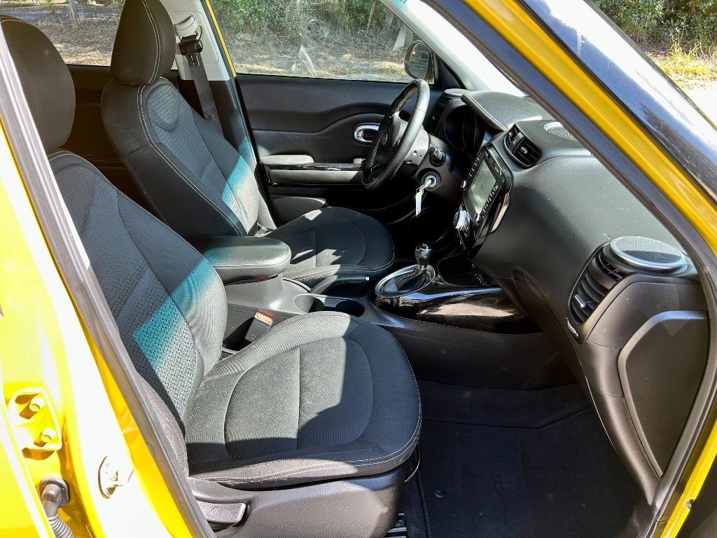 Used 2016 Kia Soul + w/ Audio Package image 12