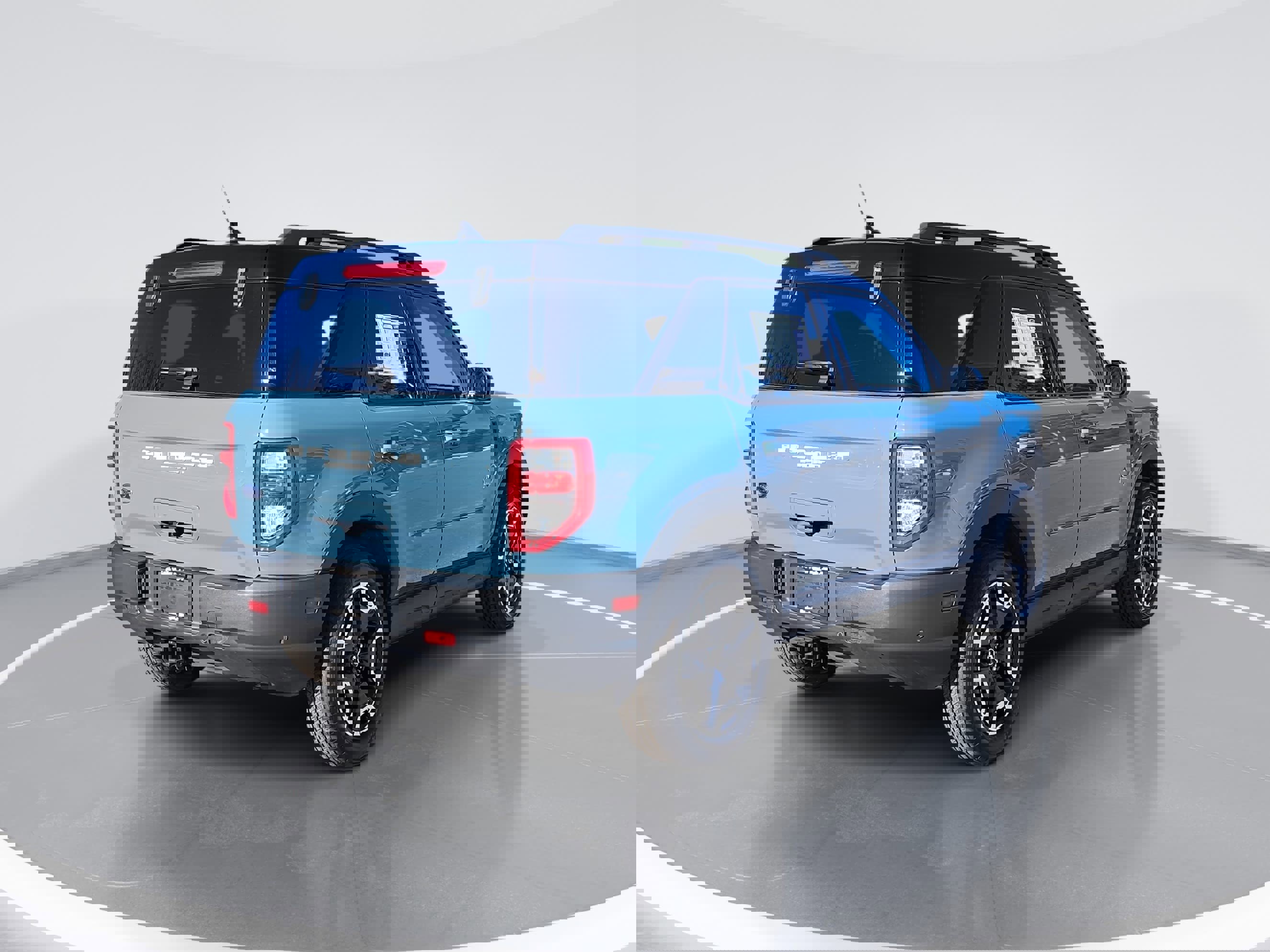 Used 2022 Ford Bronco Sport Outer Banks w/ Tech Package image 3