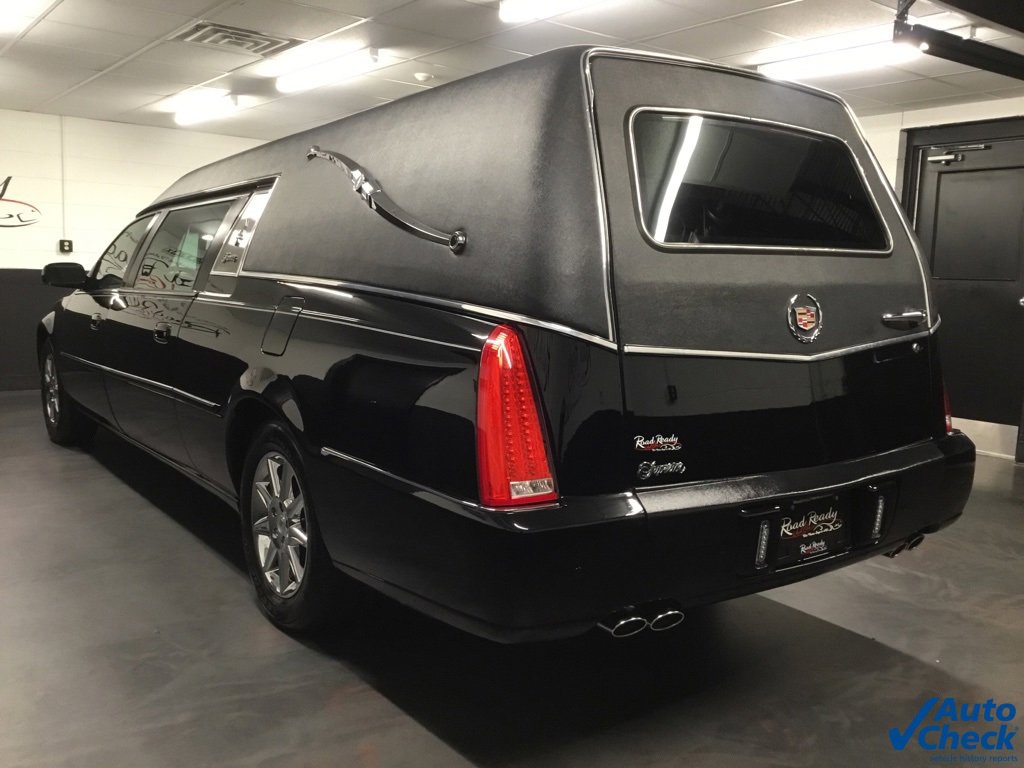 Used 2011 Cadillac DTS Limousine image 8