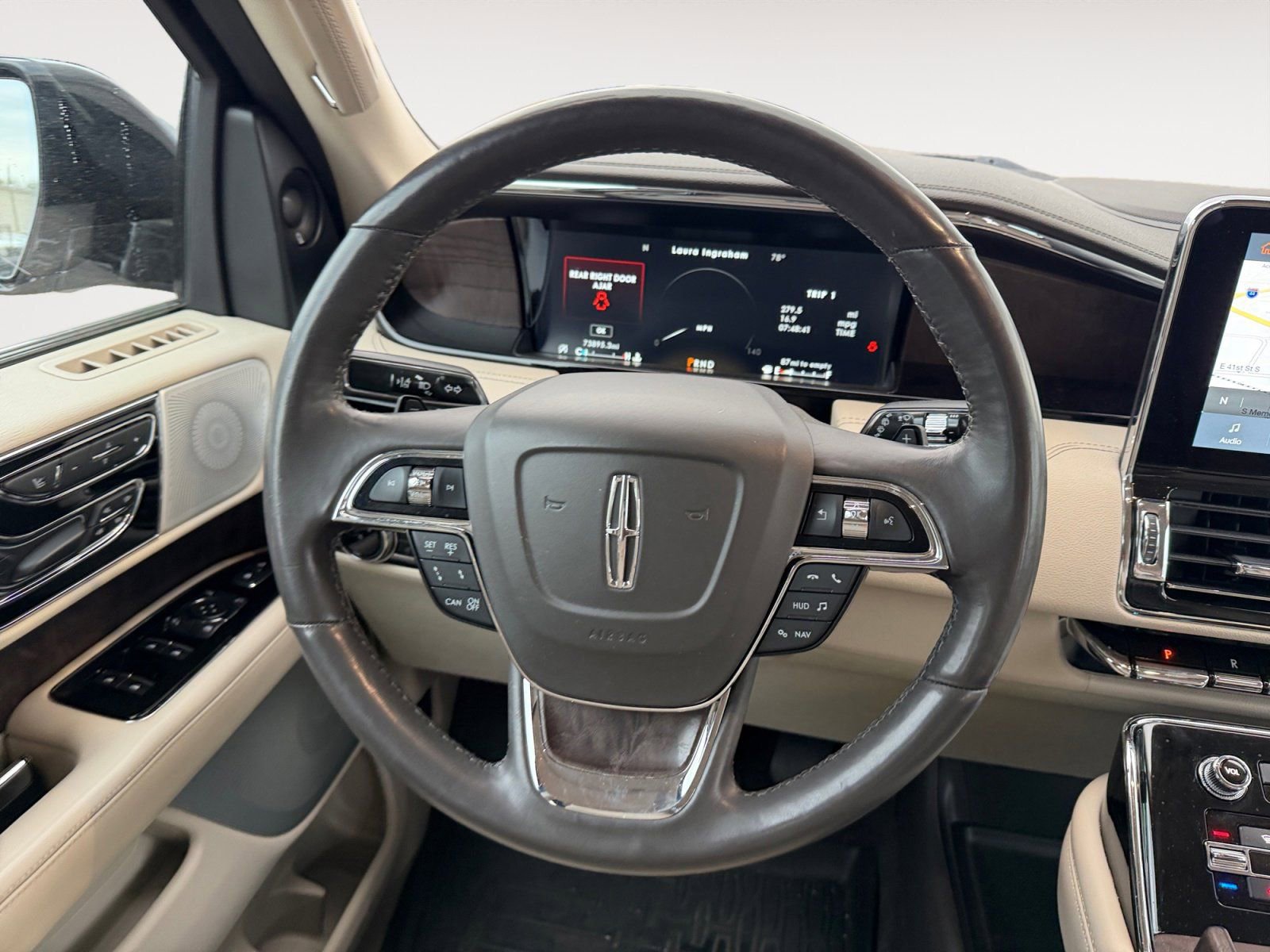 Used 2020 Lincoln Navigator Reserve w/ Luxury Package AWD/4WD image 12