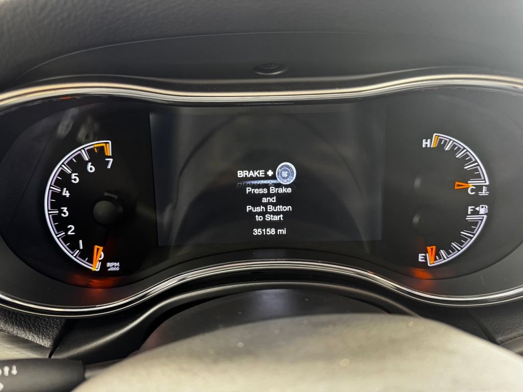 Used 2021 Jeep Grand Cherokee Laredo AWD/4WD image 21