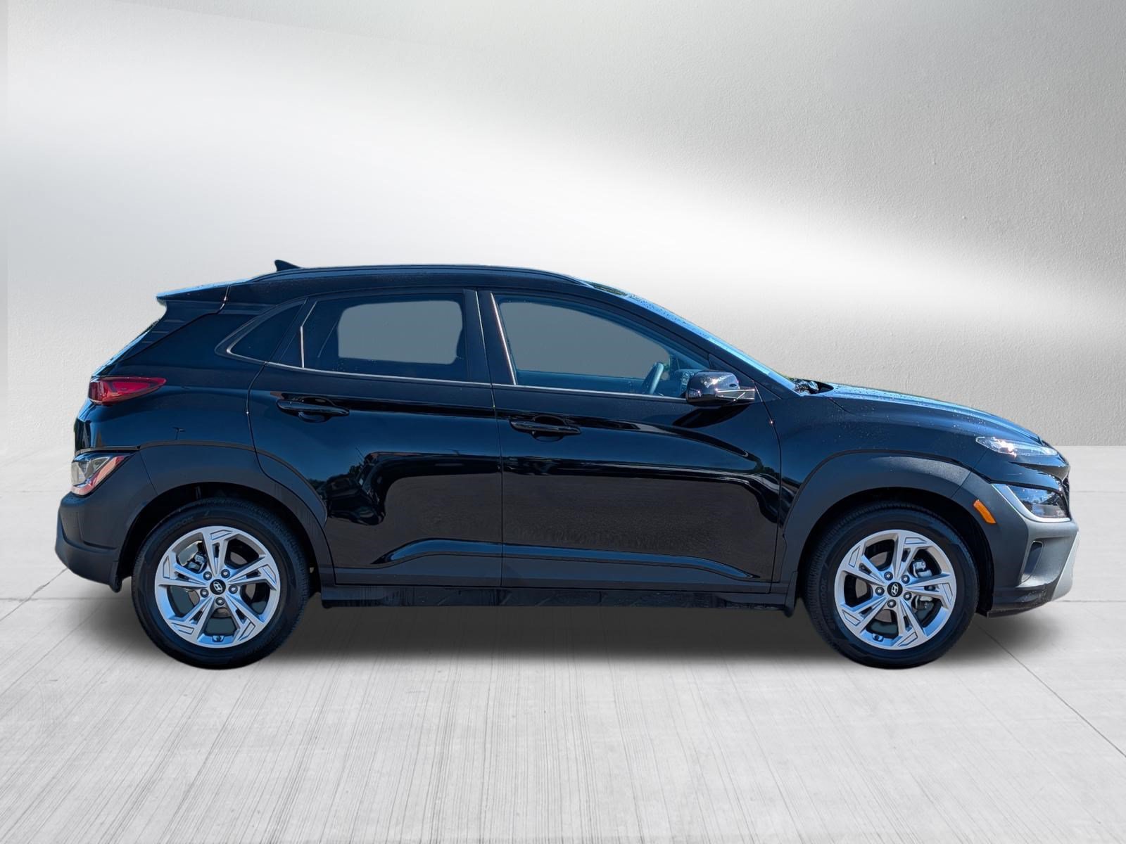 Certified 2023 Hyundai Kona SEL FWD image 8