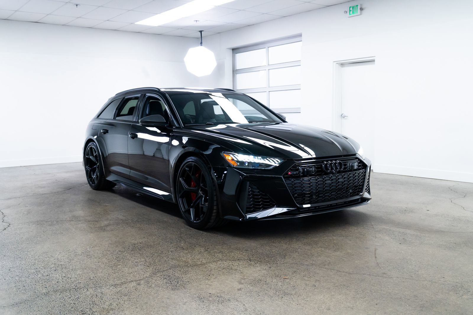 Used 2024 Audi RS 6 performance image 27