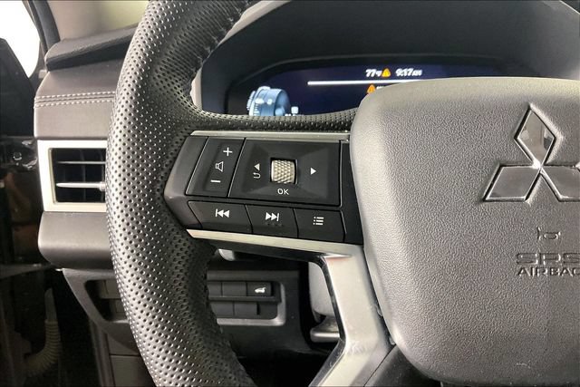 Used 2023 Mitsubishi Outlander SEL FWD image 10