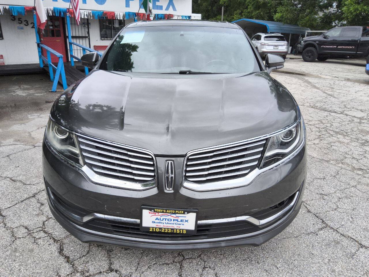 Used 2017 Lincoln MKX Select w/ Select Plus Package FWD image 9