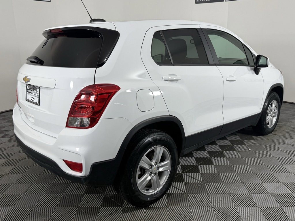 Used 2022 Chevrolet Trax LS w/ Tint and Cruise Package image 6