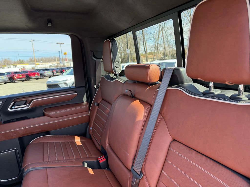 Used 2025 GMC Sierra 2500 Denali Ultimate image 9
