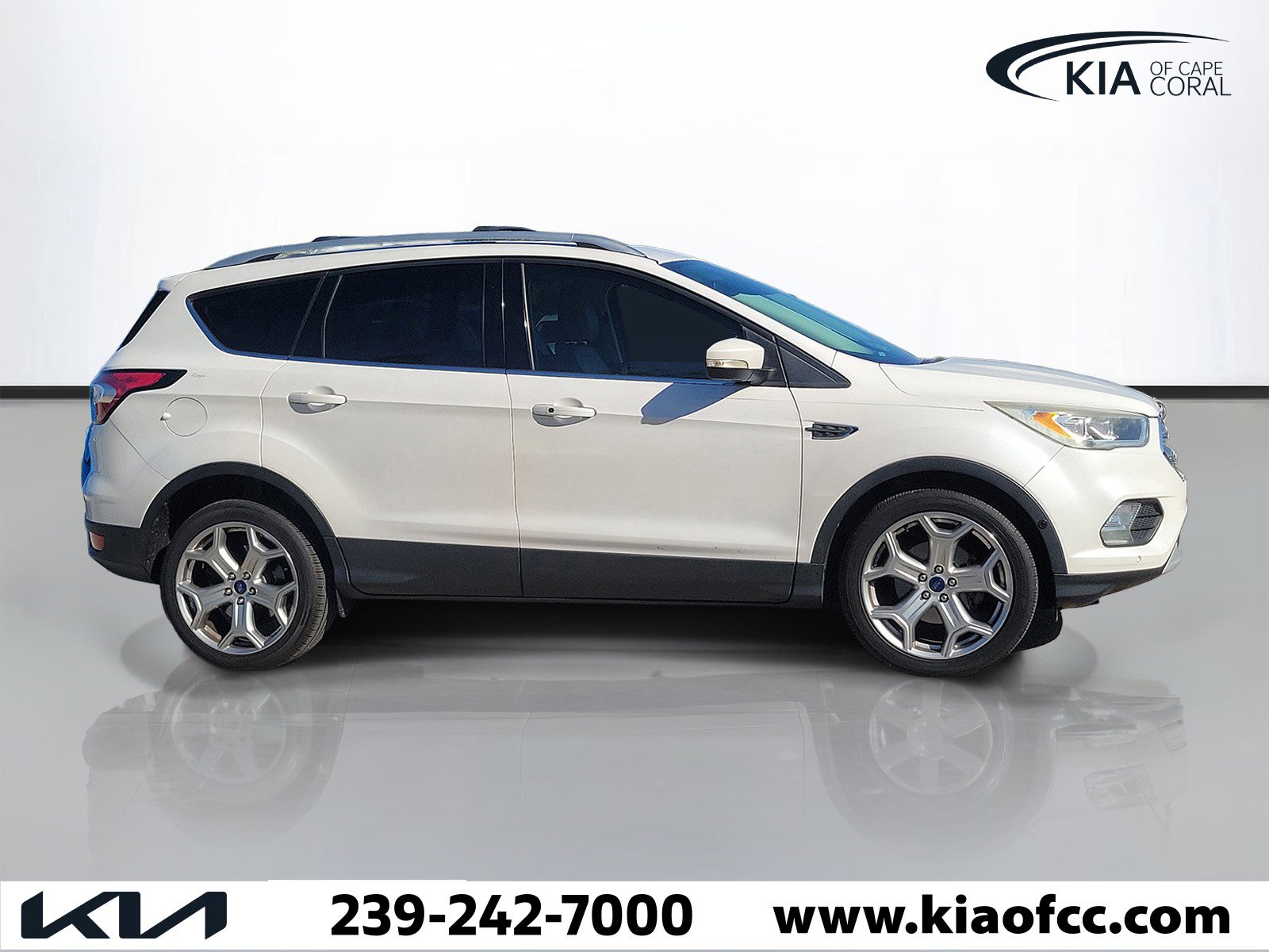 Used 2017 Ford Escape Titanium w/ Equipment Group 301A image 2