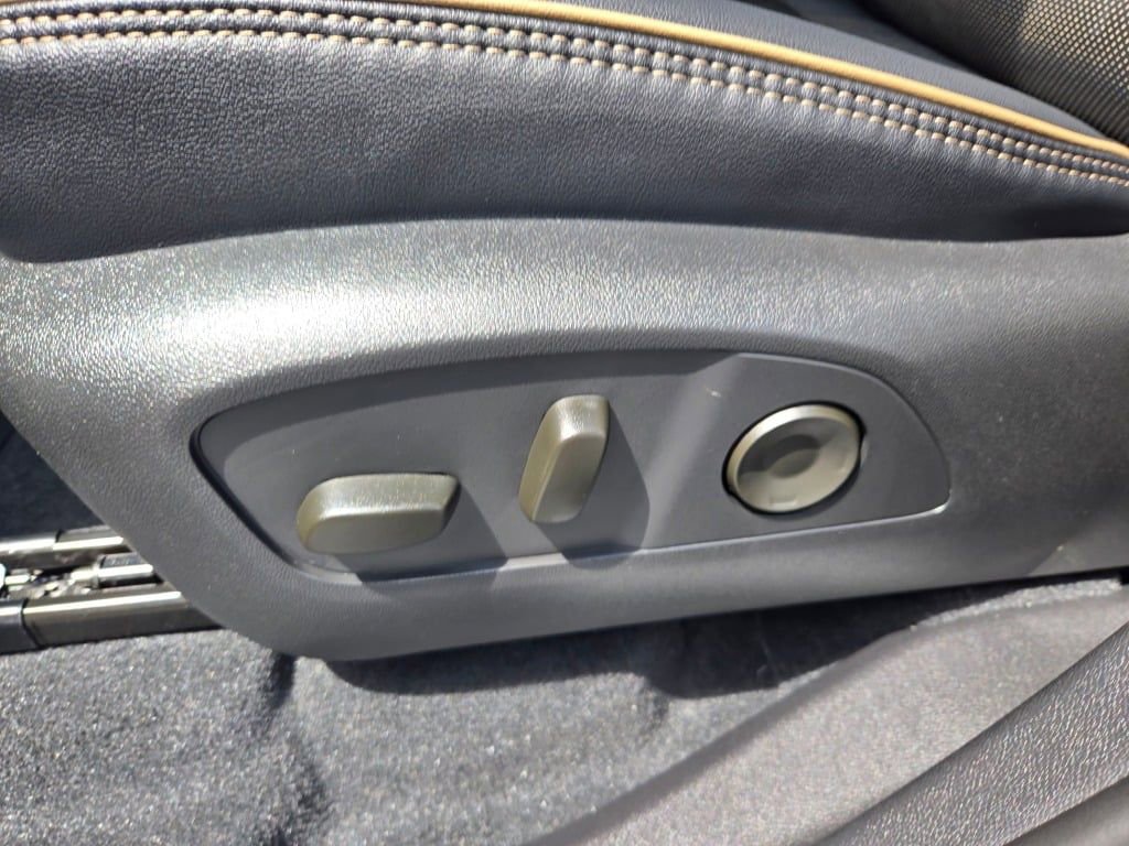 New 2026 Chevrolet Traverse High Country w/ LPO, Floor Liner Package image 20