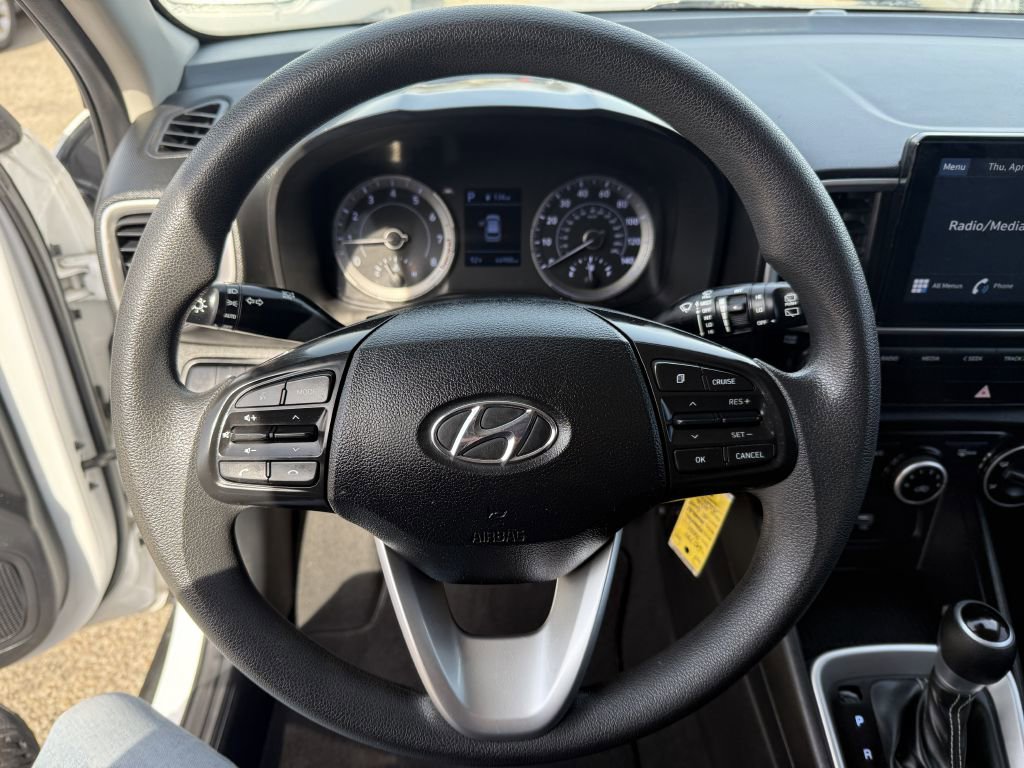 Used 2021 Hyundai Venue SE image 9