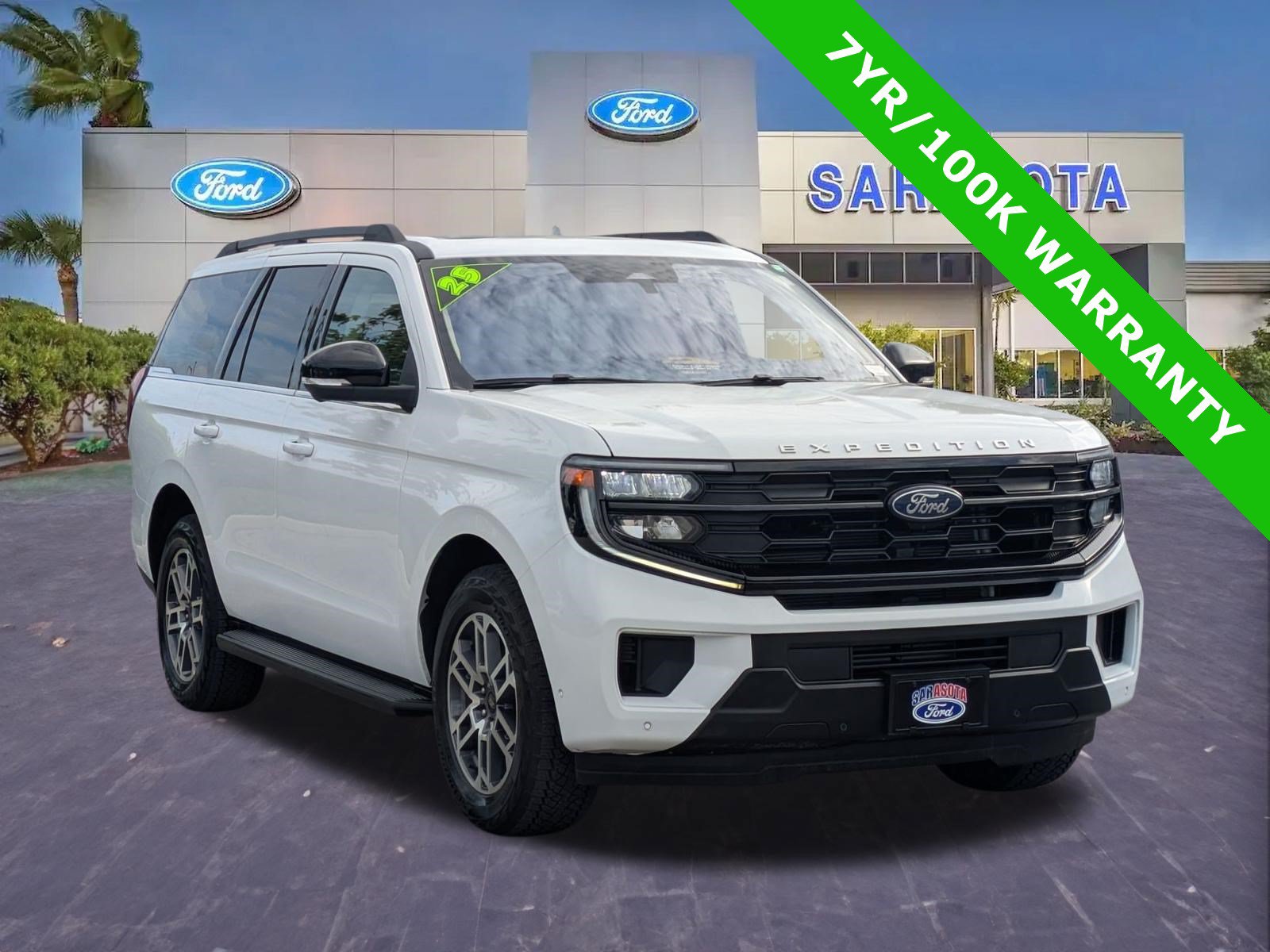 Certified 2025 Ford Expedition Active AWD/4WD image 1