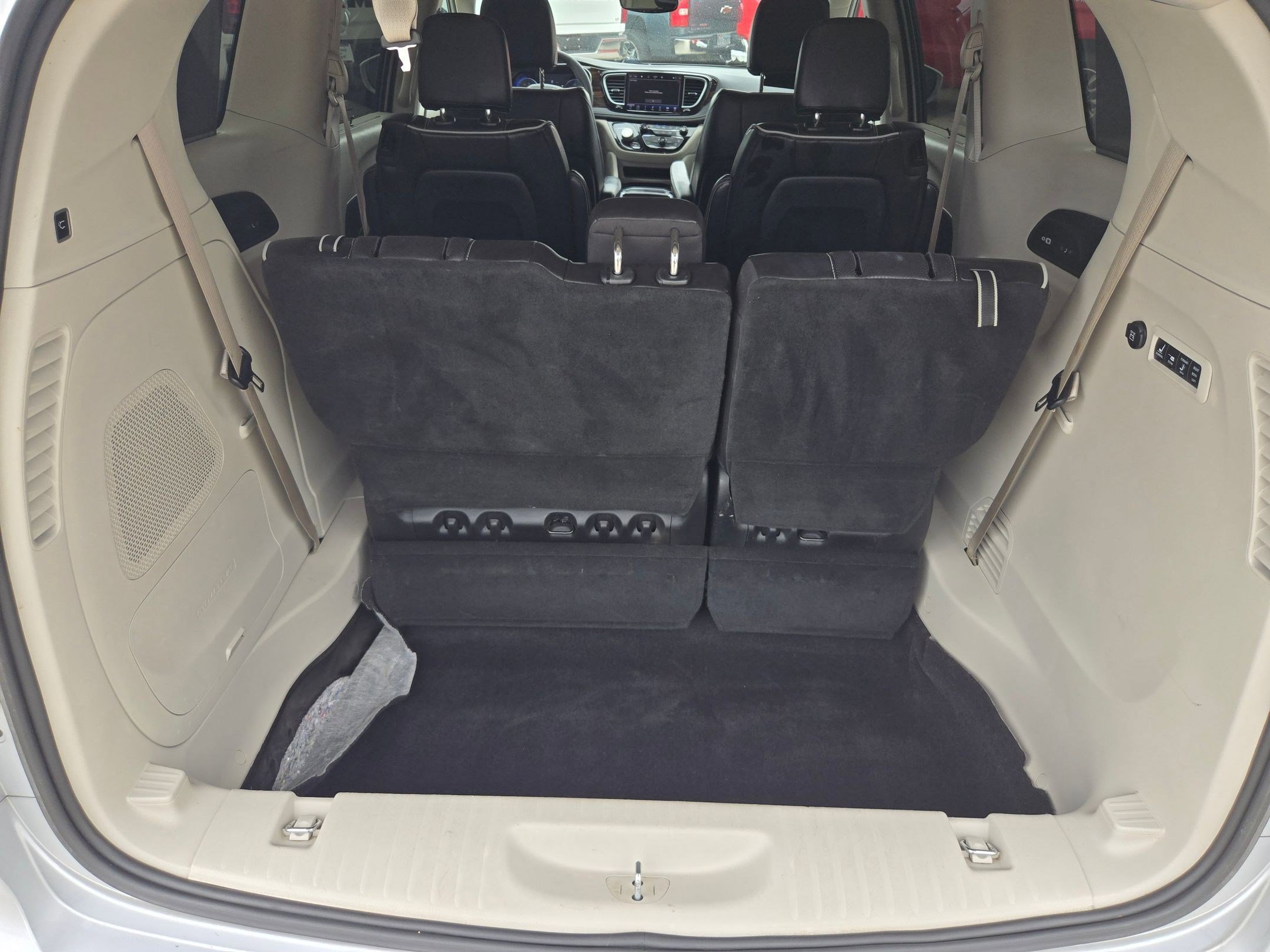 Used 2022 Chrysler Pacifica Limited FWD image 20