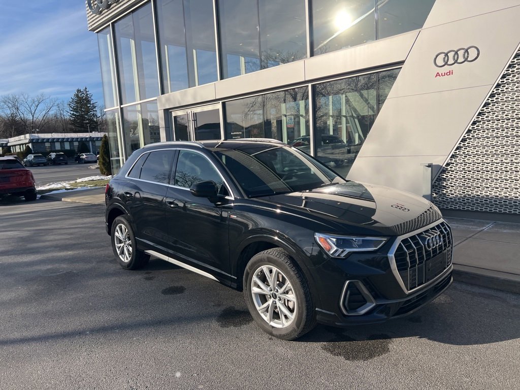 Used 2023 Audi Q3 2.0T Premium w/ Convenience Package image 8