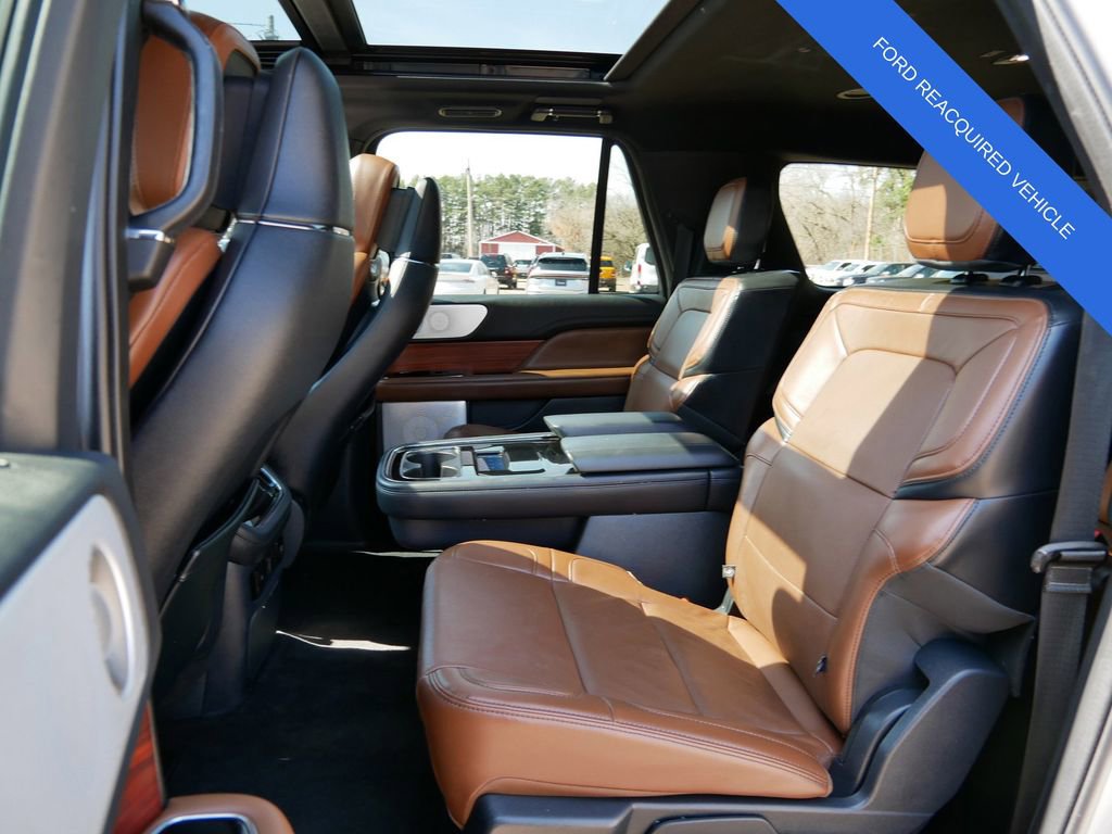 Used 2024 Lincoln Navigator L Reserve AWD/4WD image 11