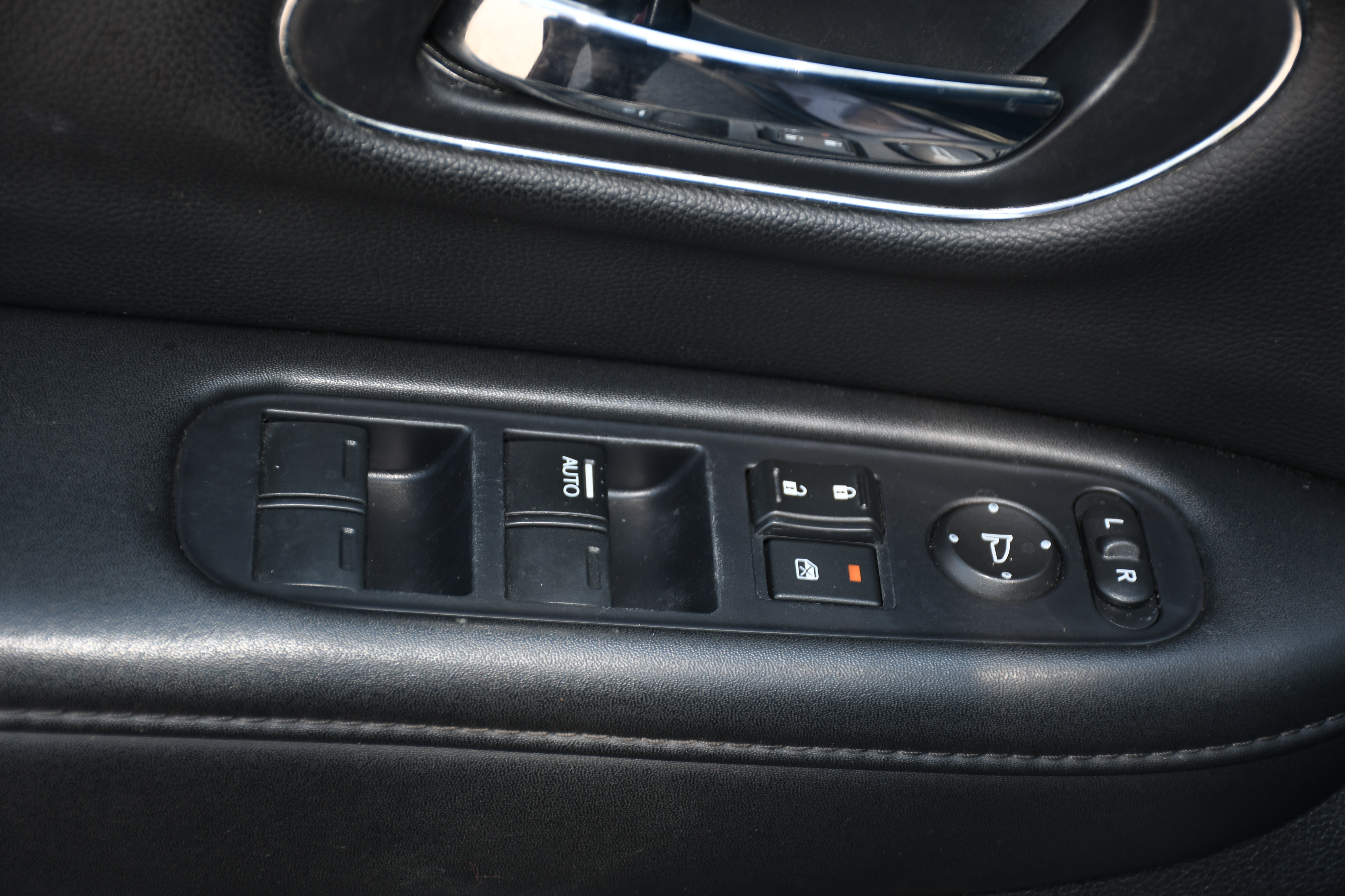 Used 2022 Honda HR-V EX-L image 11