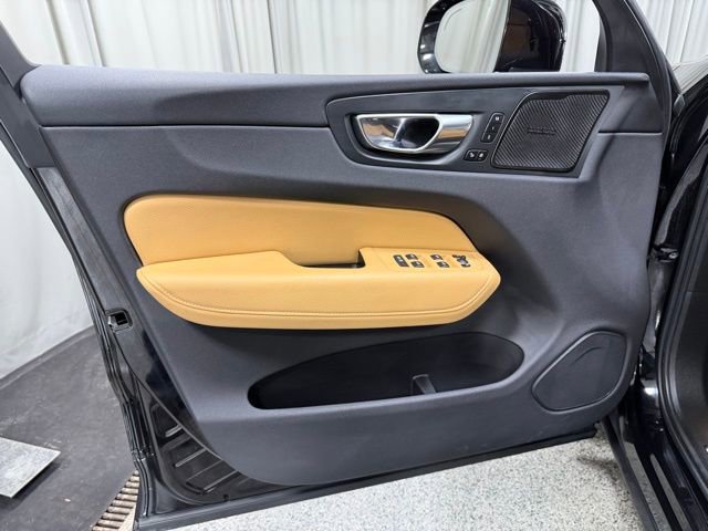 Used 2020 Volvo XC60 T6 Inscription w/ Protection Package image 19