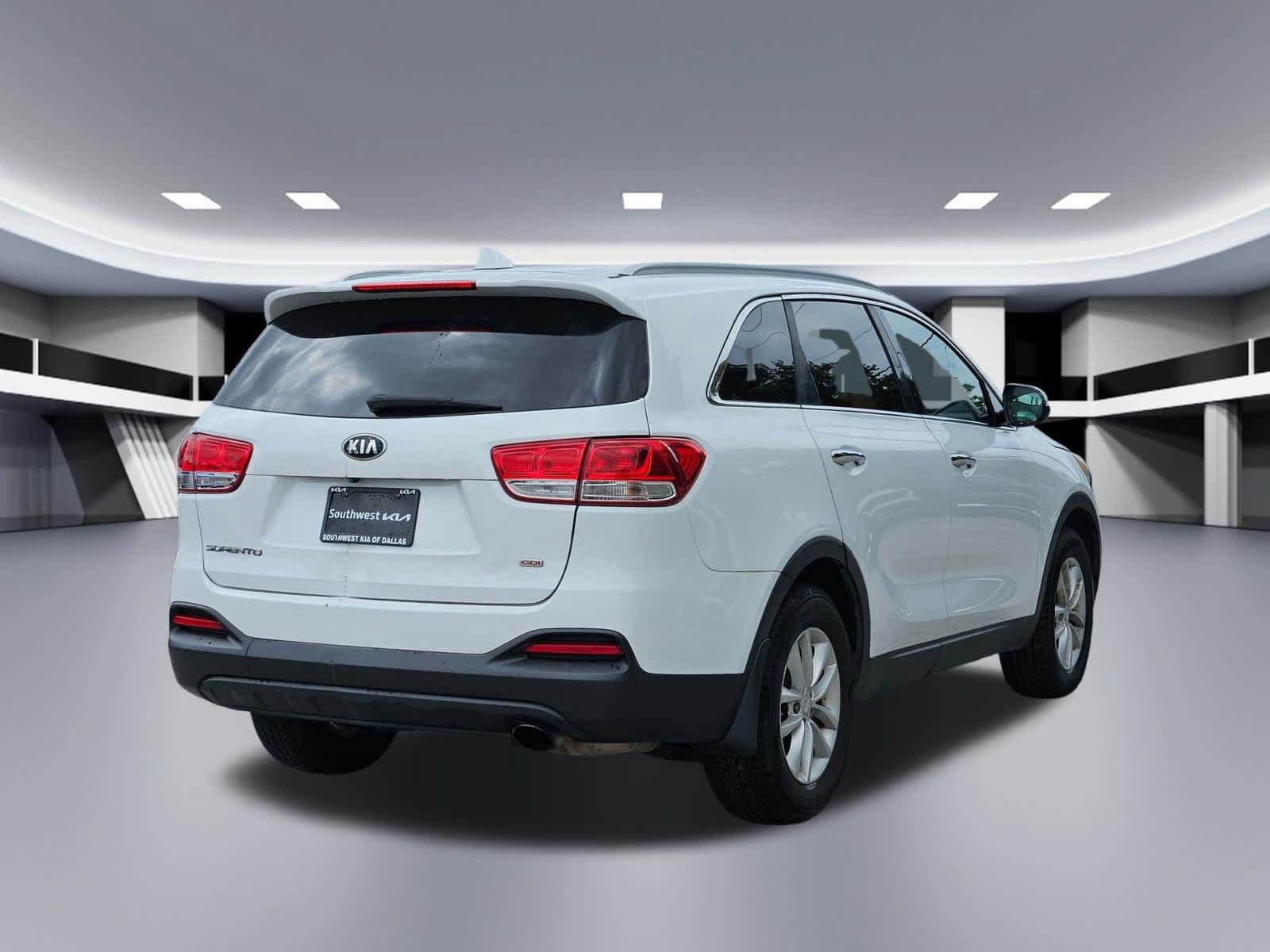 Used 2018 Kia Sorento FWD image 6