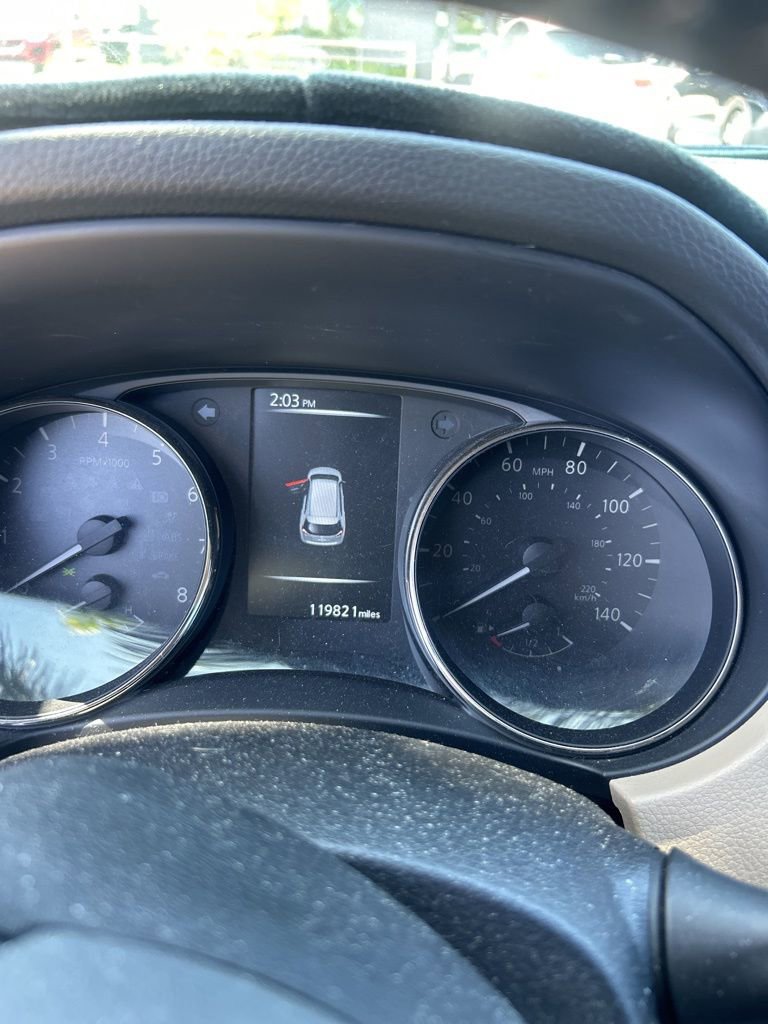 Used 2017 Nissan Rogue SV image 8