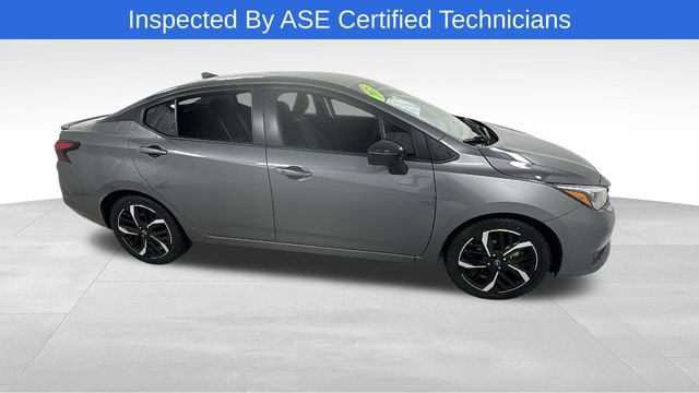 Used 2025 Nissan Versa SR image 2