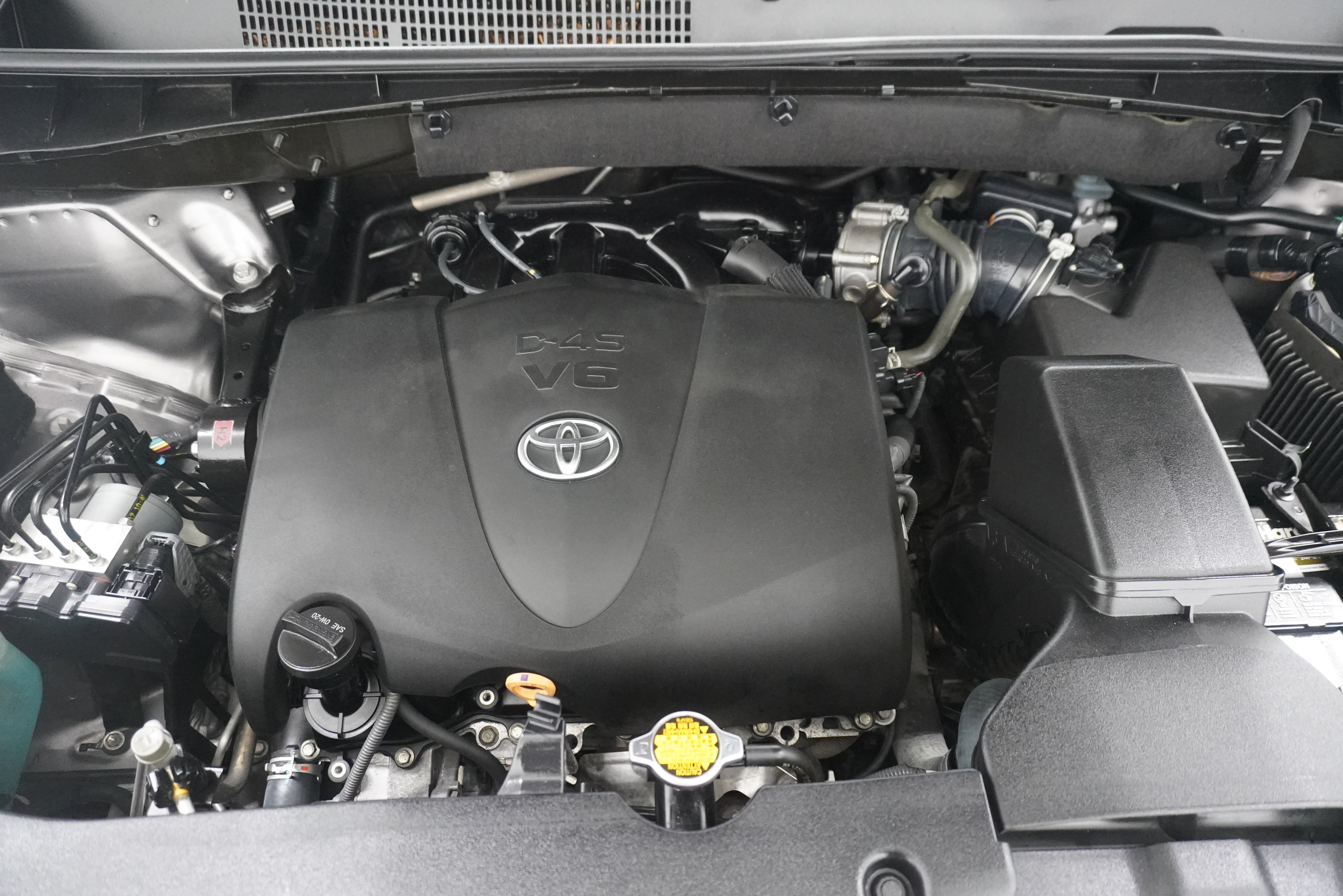 Used 2017 Toyota Highlander XLE AWD/4WD image 32