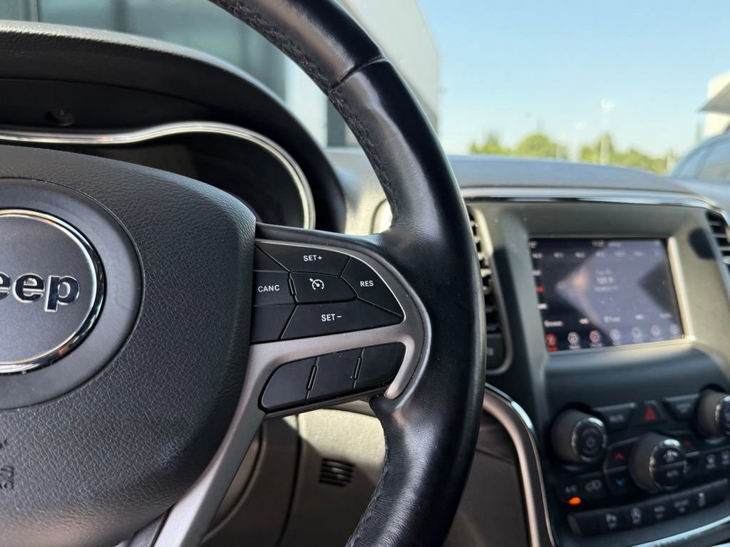 Used 2020 Jeep Grand Cherokee Laredo RWD image 22
