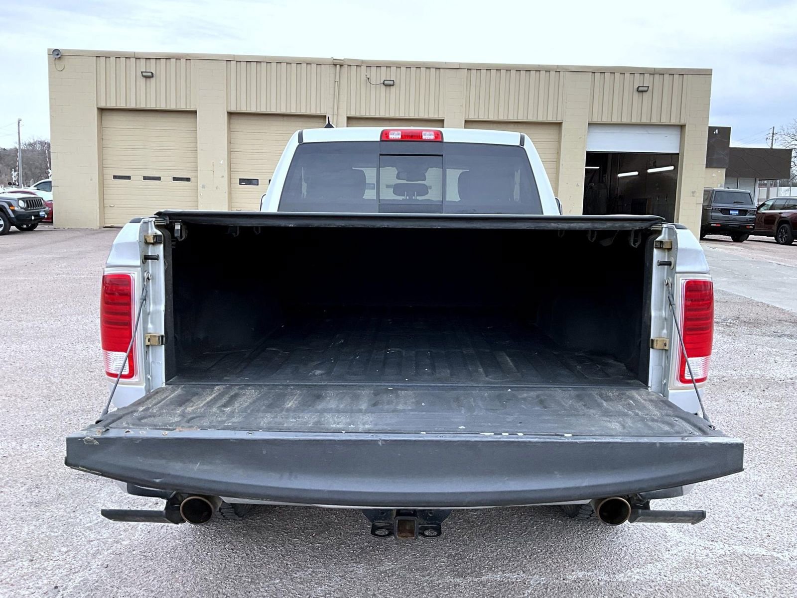 Used 2018 RAM 1500 Laramie image 9