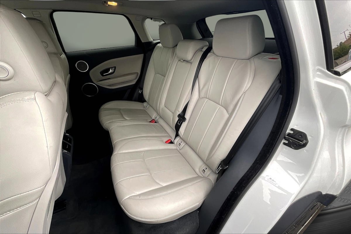 Used 2018 Land Rover Range Rover Evoque SE AWD/4WD image 26