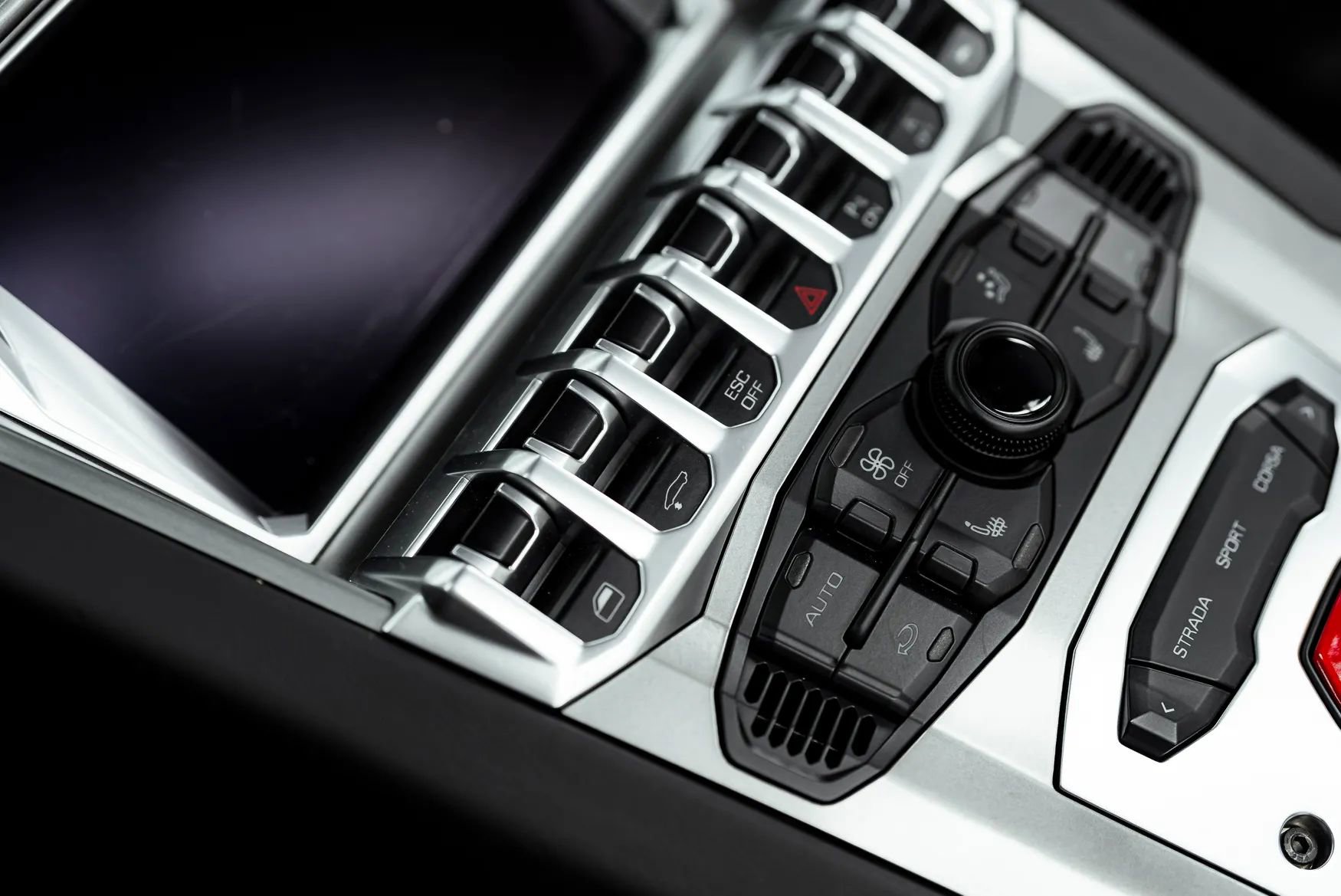 Used 2016 Lamborghini Aventador LP 700-4 image 16