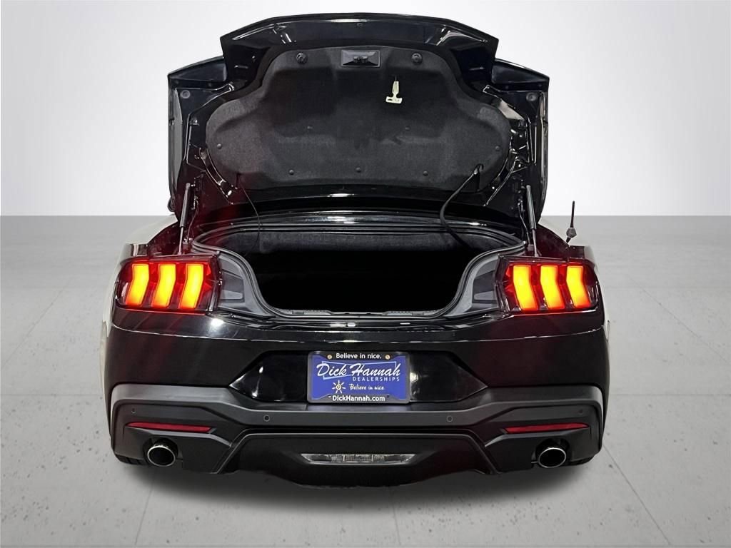 Used 2024 Ford Mustang Convertible RWD image 12