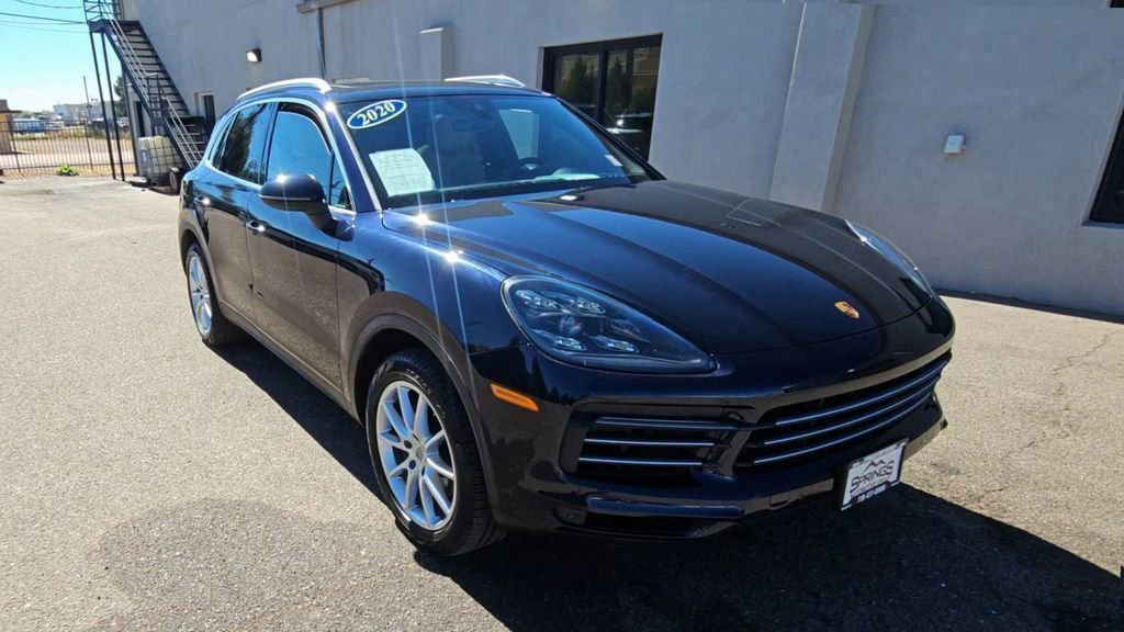 Used 2020 Porsche Cayenne image 2