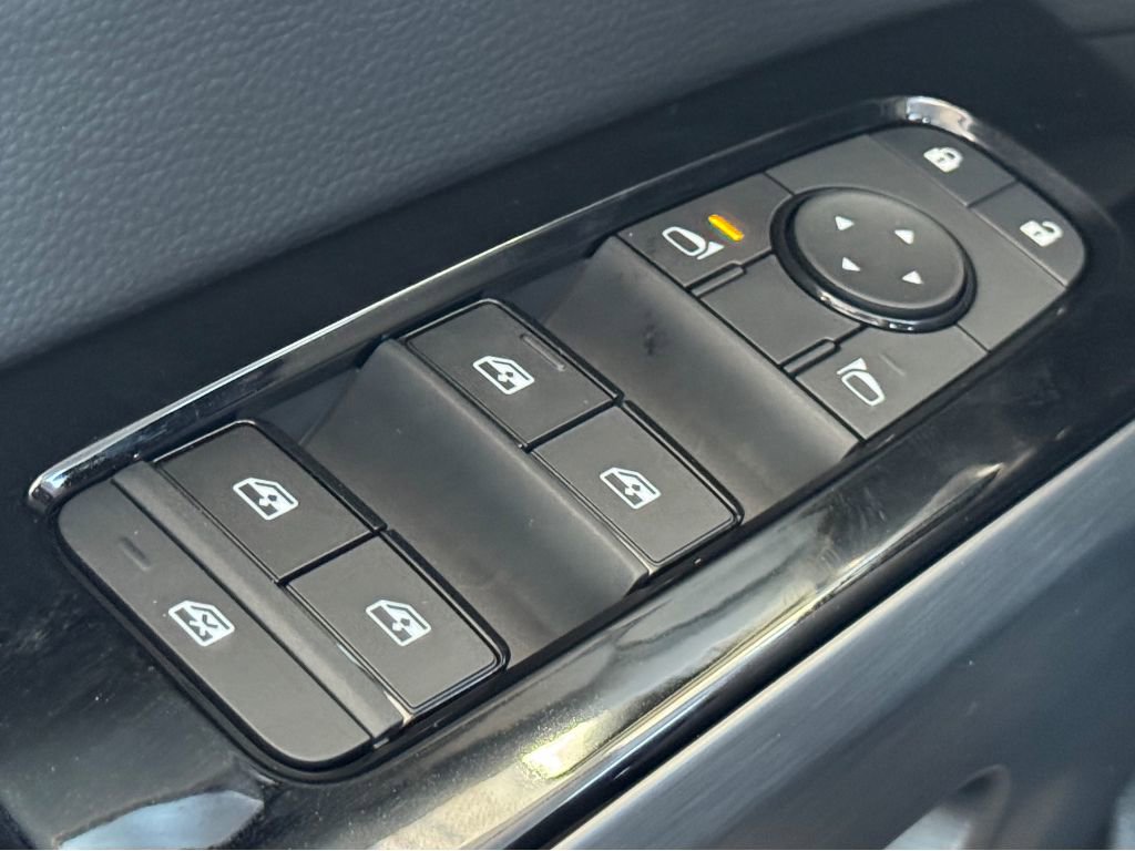 New 2025 Nissan Pathfinder SL w/ Black Appearance Package image 20