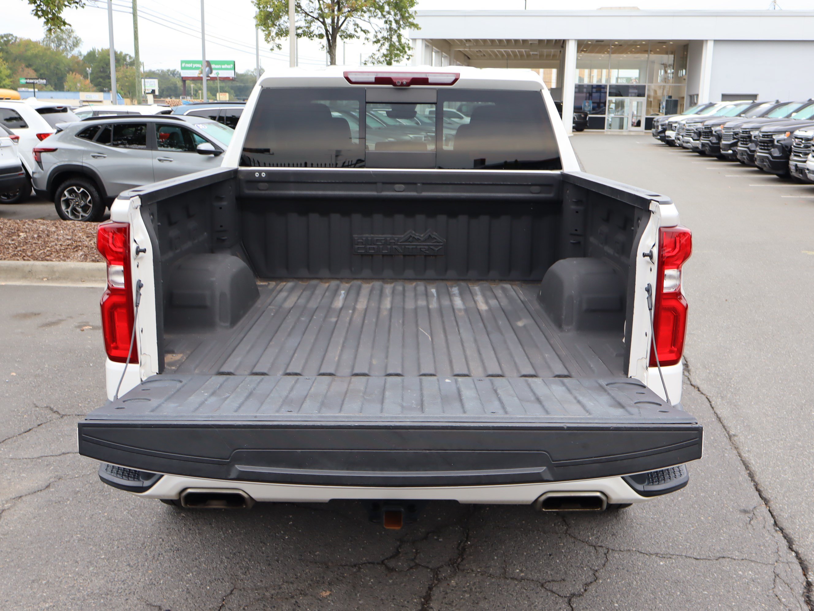 Used 2023 Chevrolet Silverado 1500 High Country w/ High Country Premium Package AWD/4WD image 13