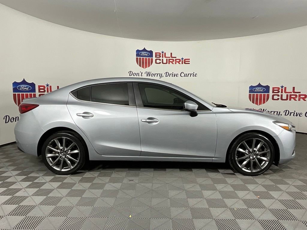 Used 2018 MAZDA MAZDA3 Touring FWD image 2