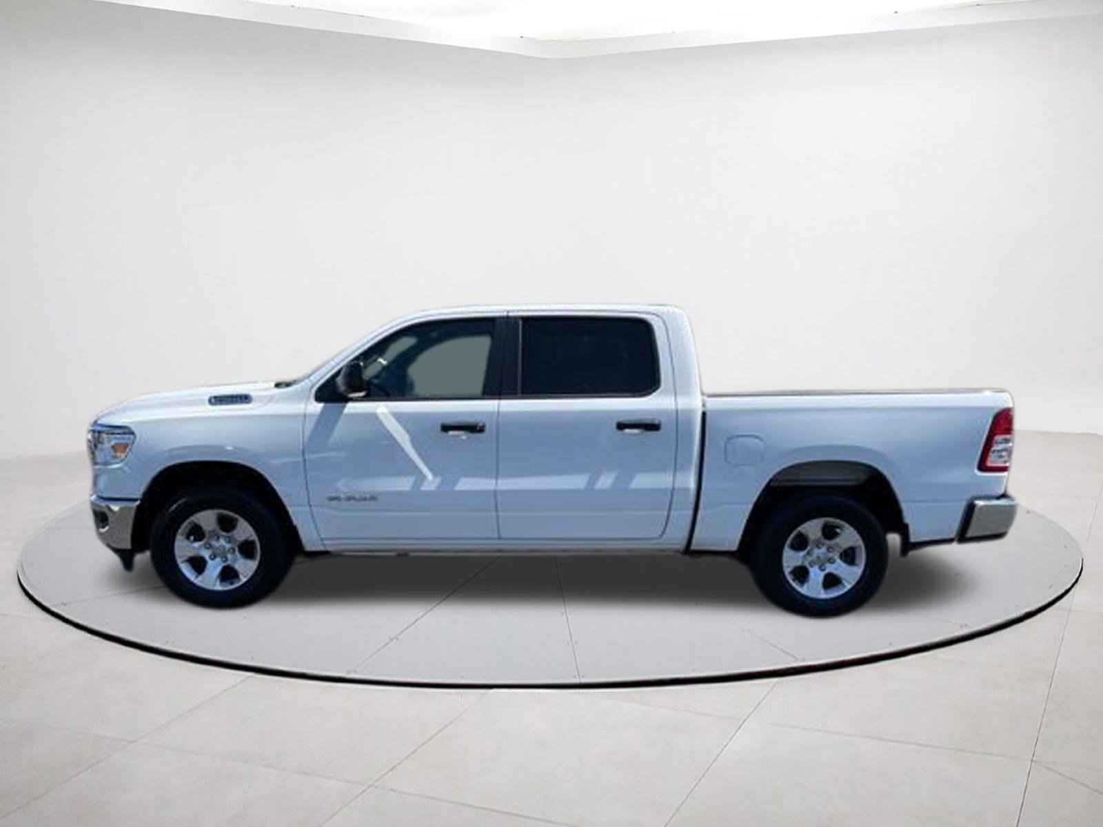 Used 2023 RAM 1500 Big Horn AWD/4WD image 4
