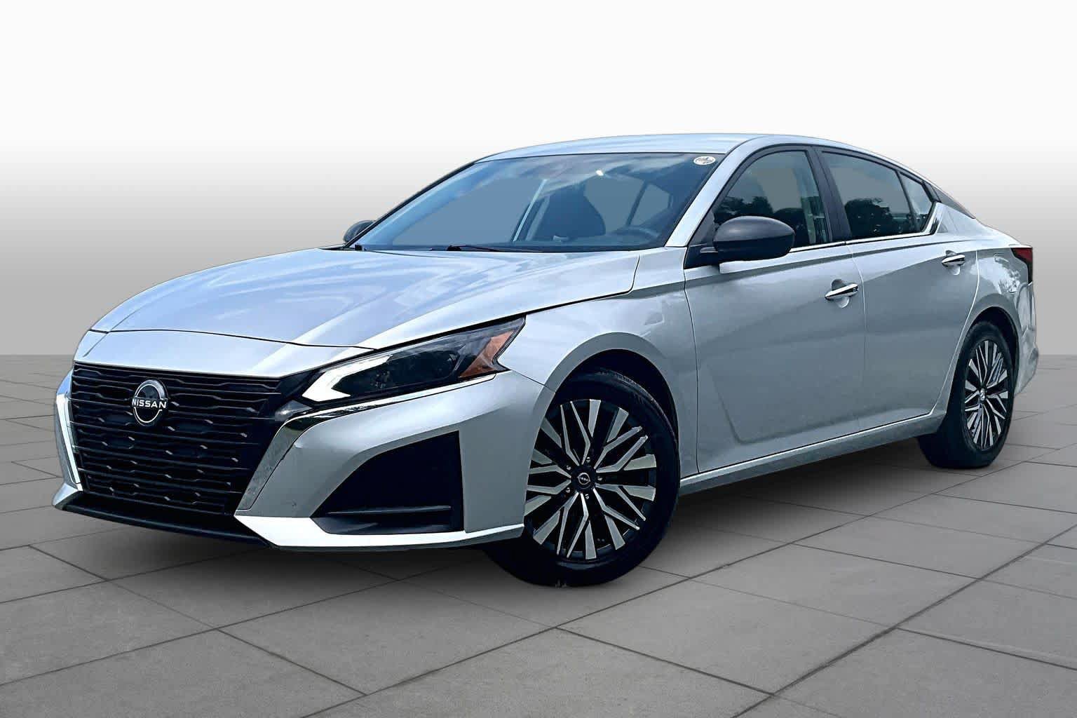 Used 2024 Nissan Altima 2.5 SV