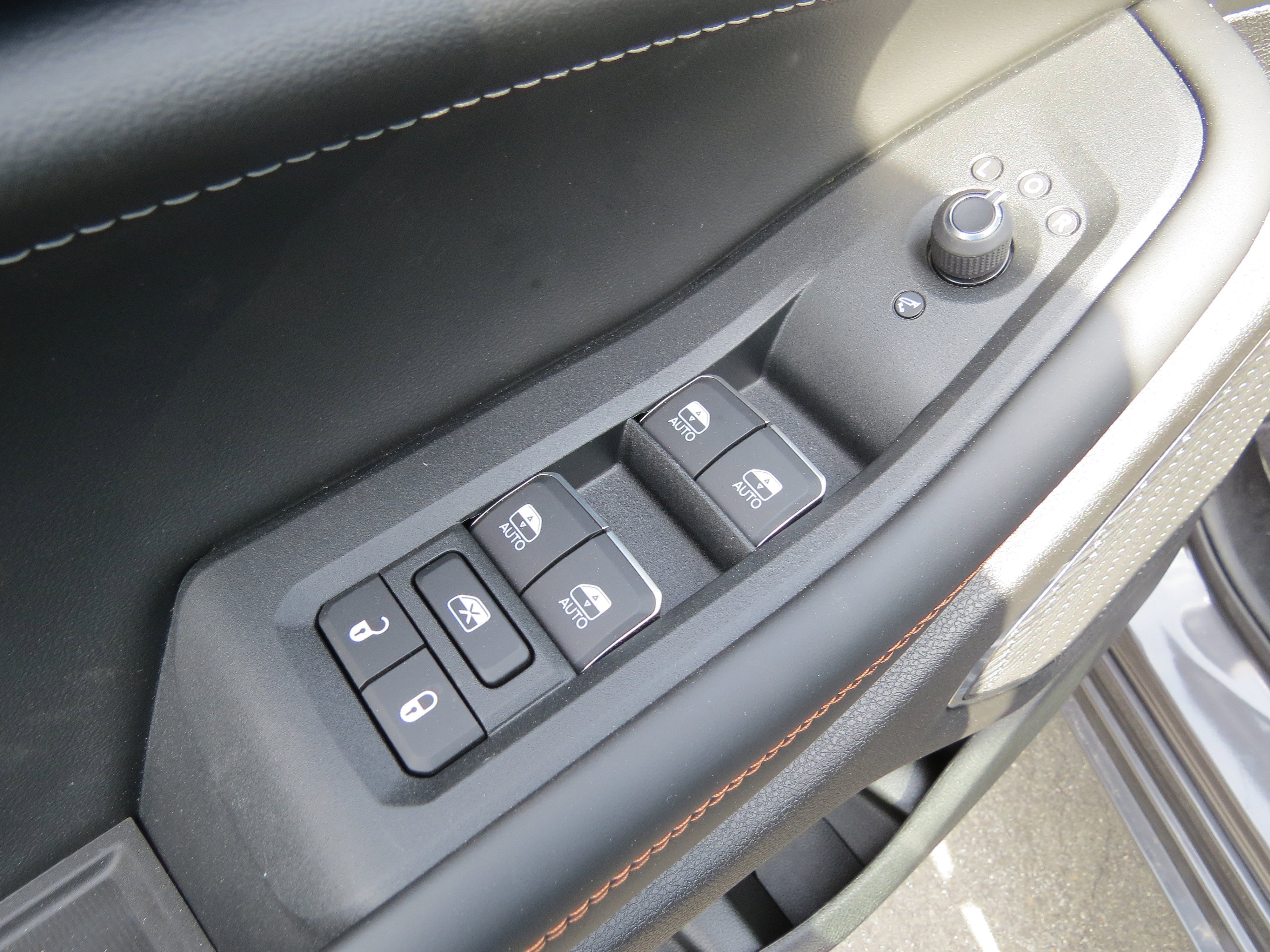 New 2025 Jeep Grand Cherokee Overland w/ Trailer Tow Package image 18