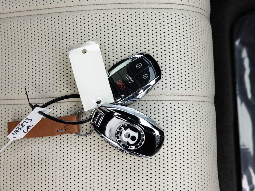 Used 2023 Bentley Bentayga Extended Wheelbase image 83