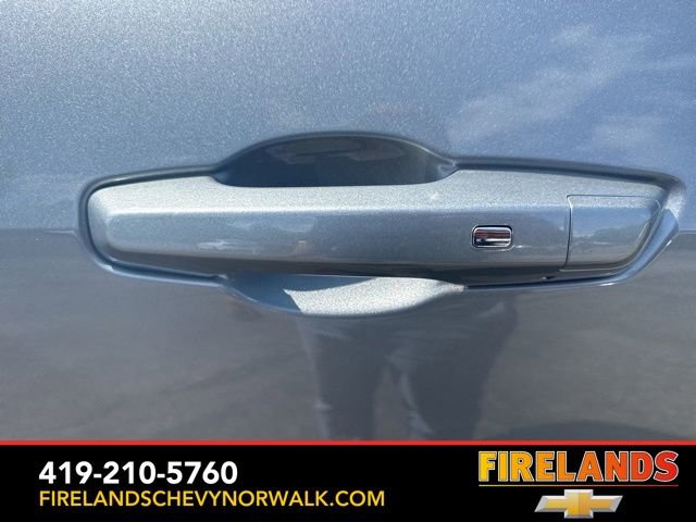 New 2025 Chevrolet Traverse LT w/ Midnight/Sport Edition image 15