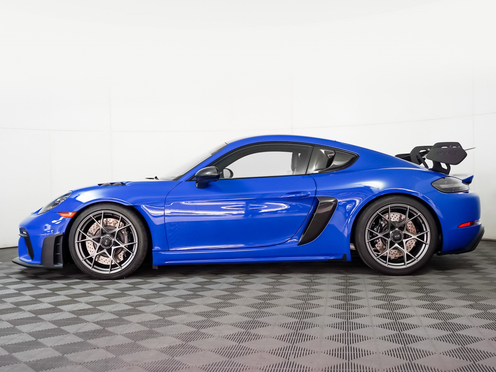 Certified 2024 Porsche 718 Cayman GT4 RS image 2
