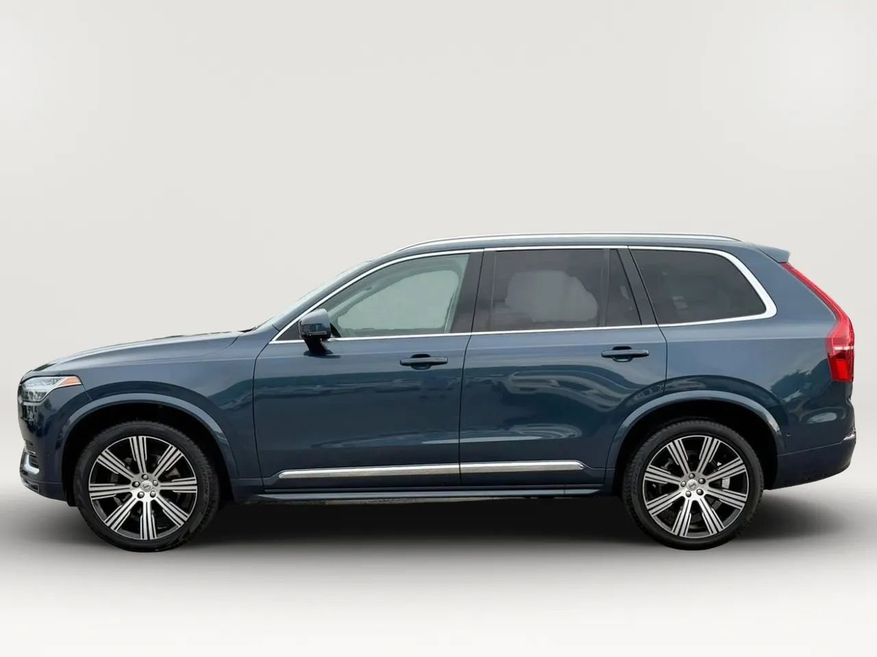 Used 2023 Volvo XC90 B6 Ultimate AWD/4WD image 4