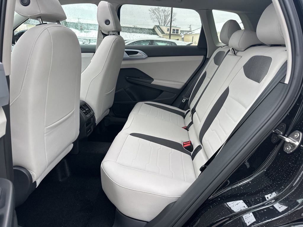 New 2026 Volkswagen Taos SE image 26