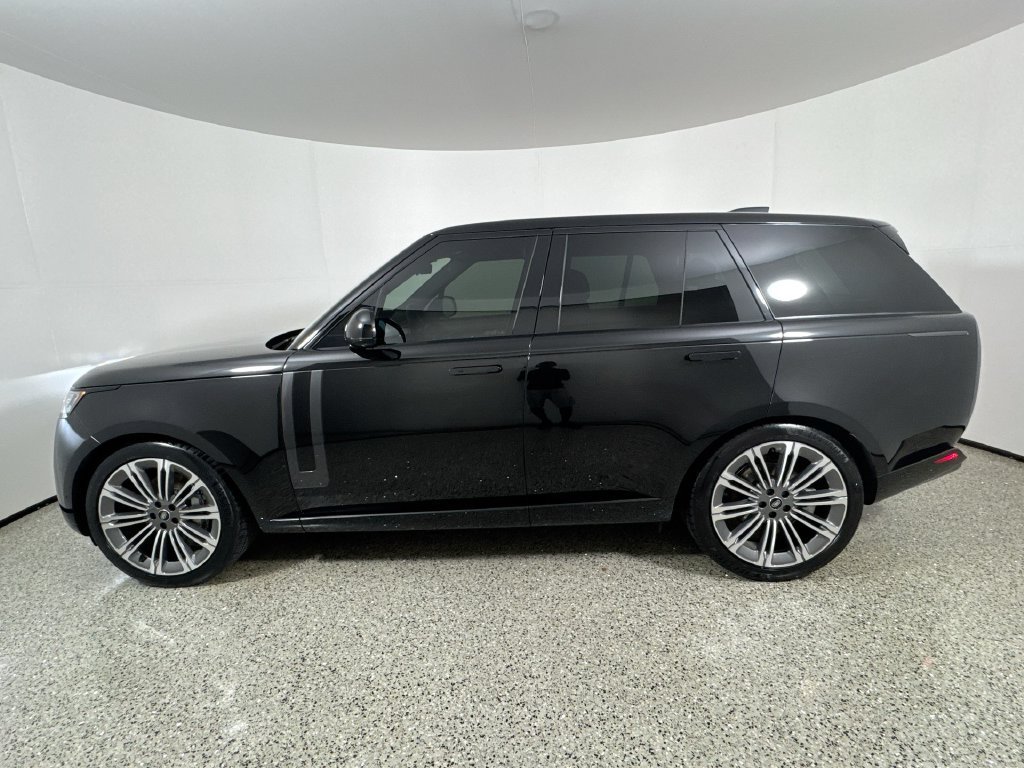 Used 2024 Land Rover Range Rover SE AWD/4WD image 5