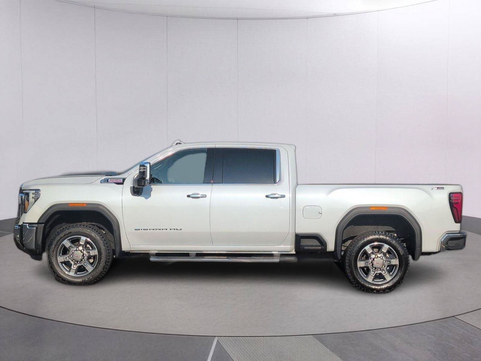 Used 2026 GMC Sierra 2500 SLT w/ SLT Premium Package AWD/4WD image 2