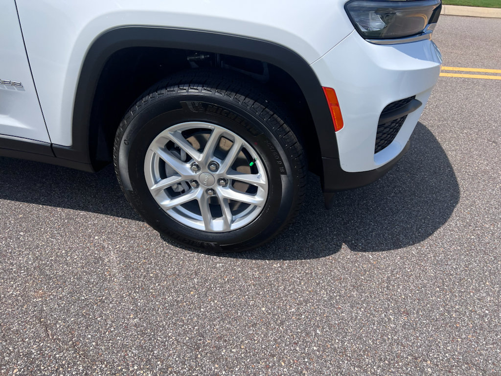 New 2026 Jeep Grand Cherokee 2WD image 10