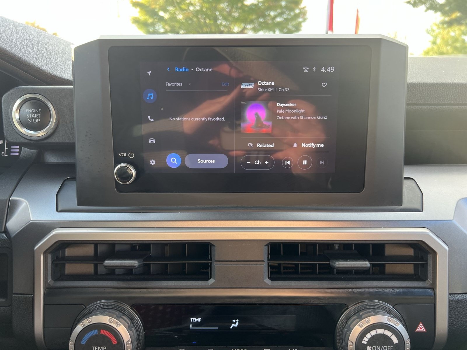 Used 2025 Toyota 4Runner SR5 AWD/4WD image 17