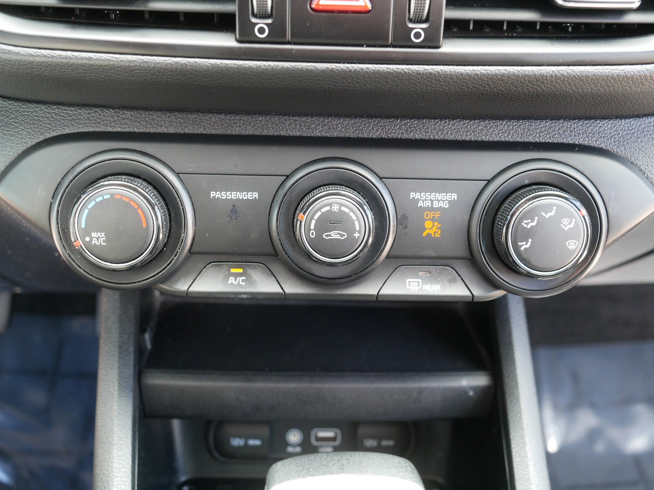 Used 2020 Kia Forte LXS FWD image 27