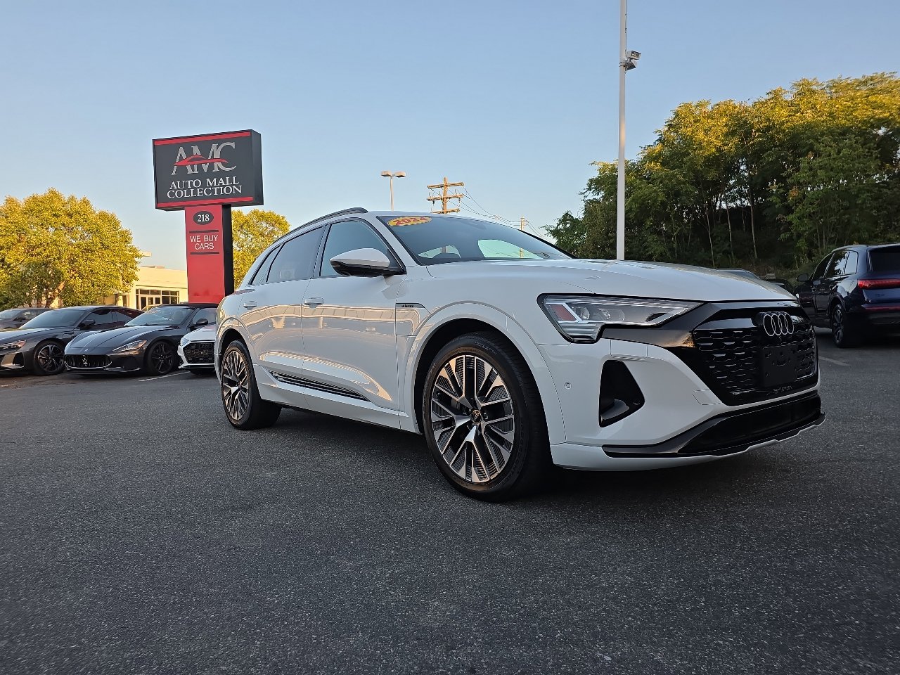 Used 2024 Audi Q8 e-tron Premium Plus w/ Premium Plus Package image 18