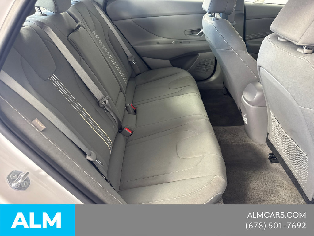 Used 2025 Hyundai Elantra SEL FWD image 18